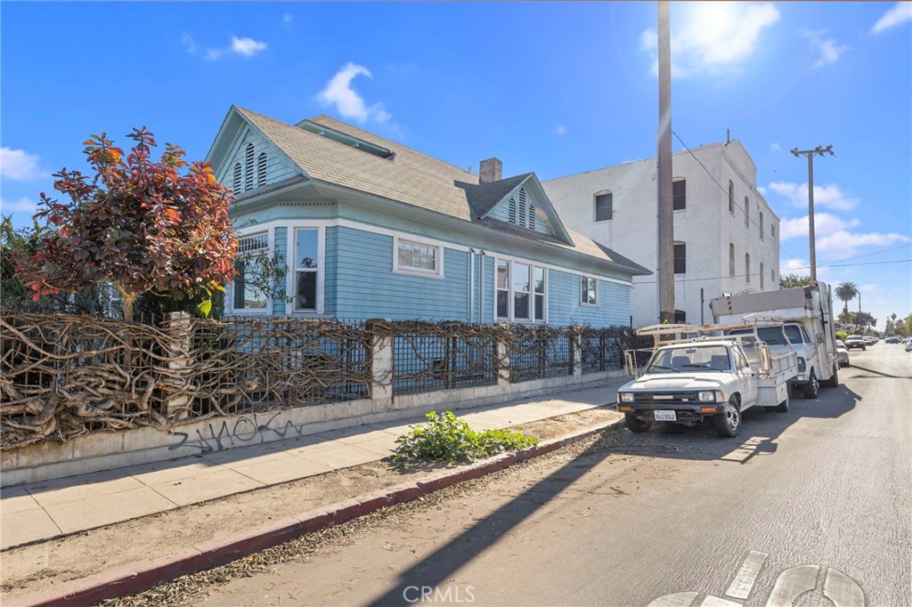2010 Stanford Avenue Property Photo 16
