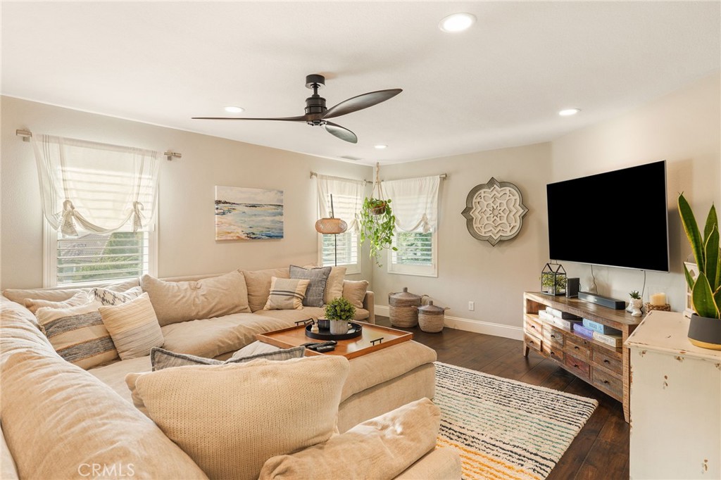 2 Greenspring Property Photo 23