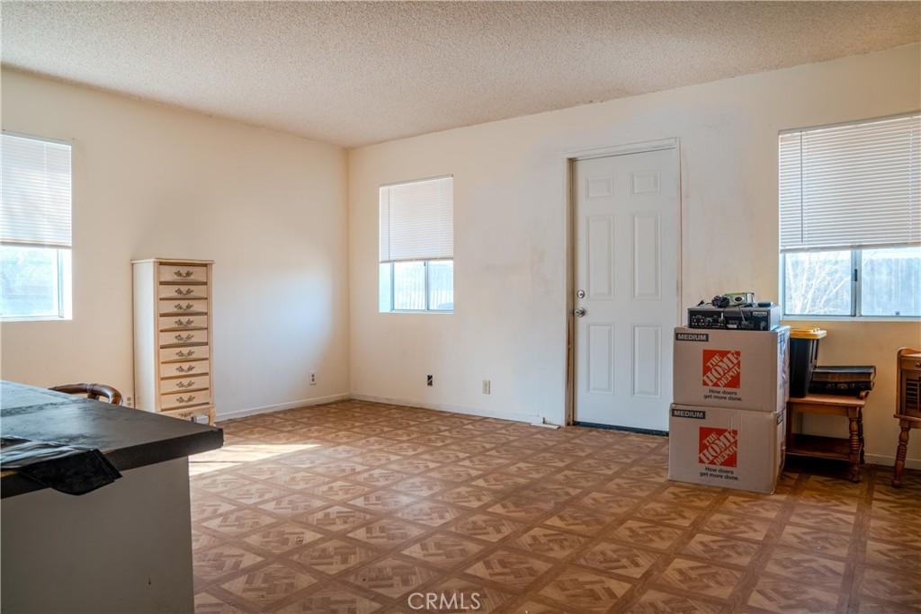 9902 Victor Avenue Property Photo 11
