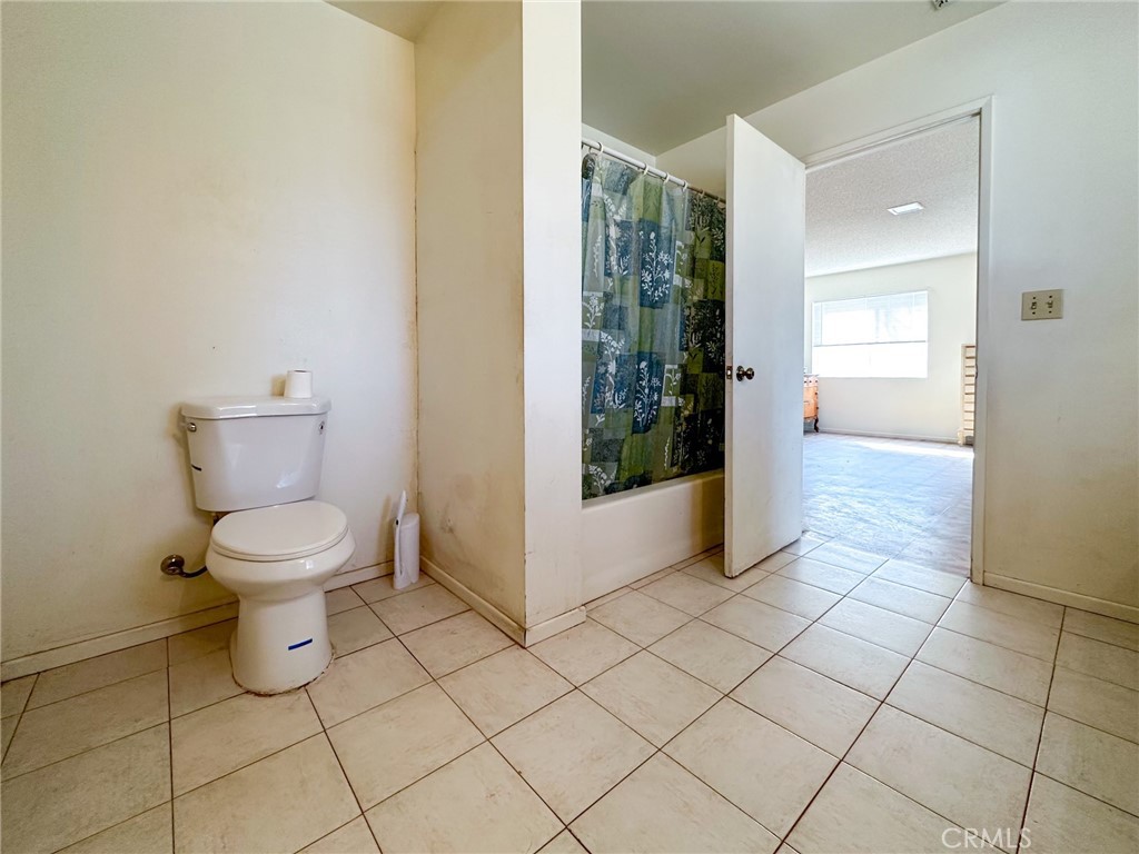 9902 Victor Avenue Property Photo 13