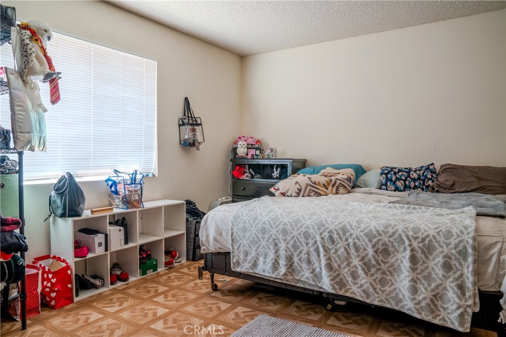 9902 Victor Avenue Property Photo 14