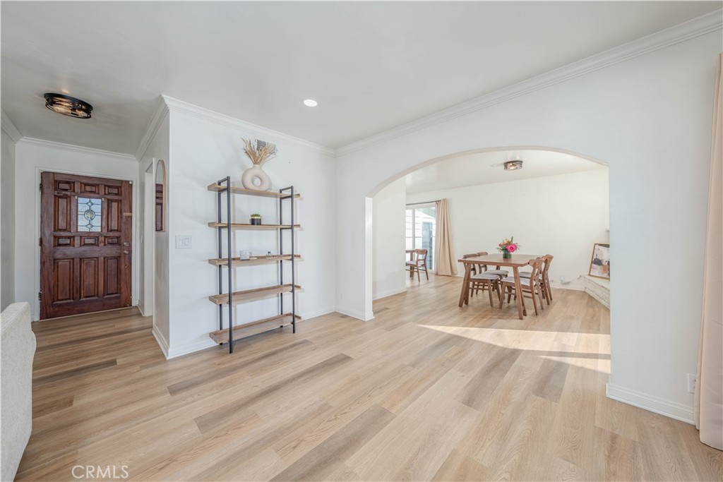 11131 Vinevale Street Property Photo 5
