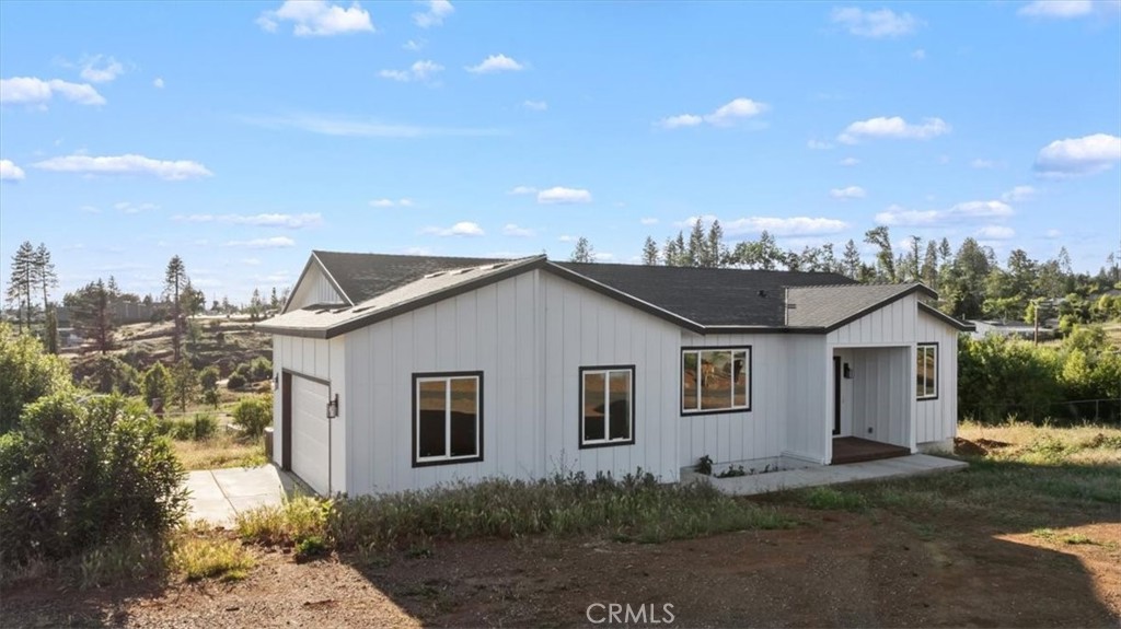 5627 Newland Road Property Photo 2