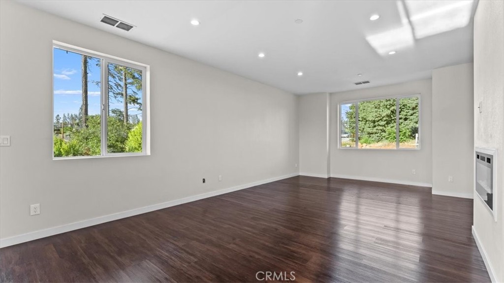 5627 Newland Road Property Photo 10