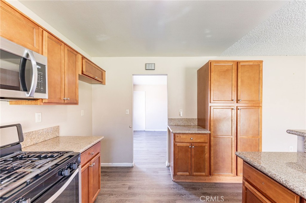 17582 Wabash Avenue Property Photo 10
