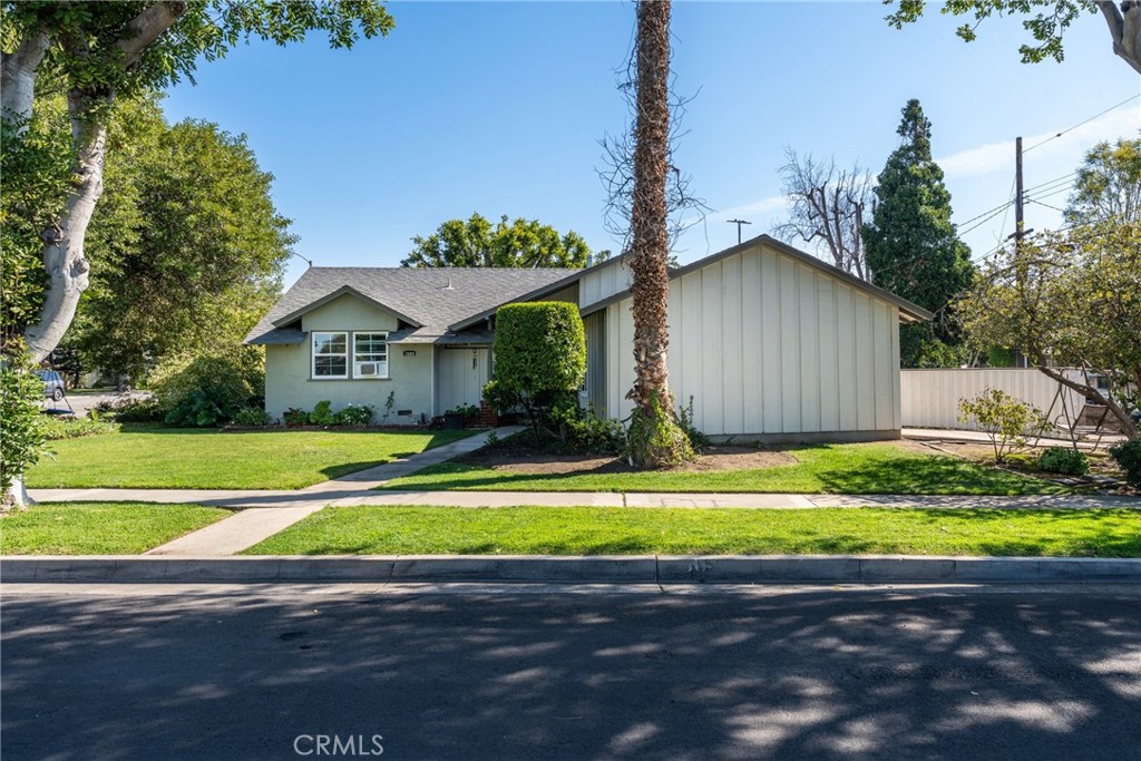 1500 E Commonwealth Avenue Property Photo