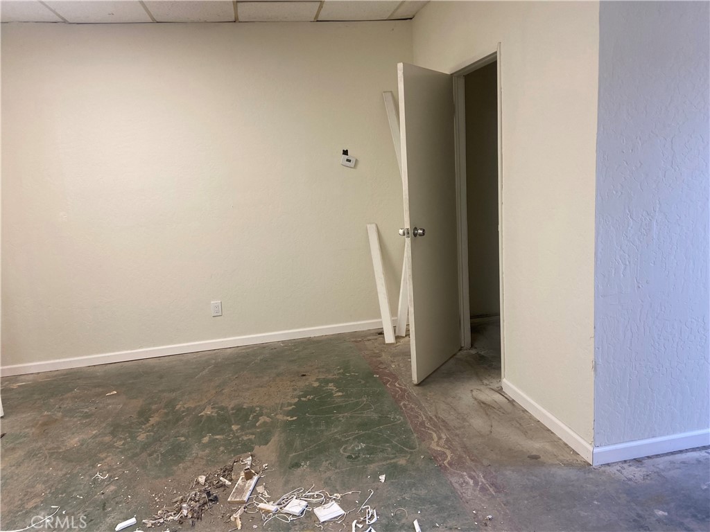 9437 Edinger Property Photo 5