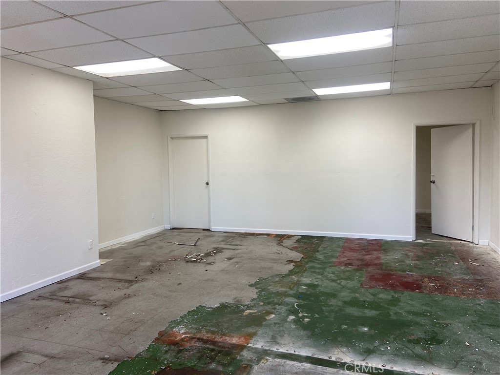 9437 Edinger Property Photo 7