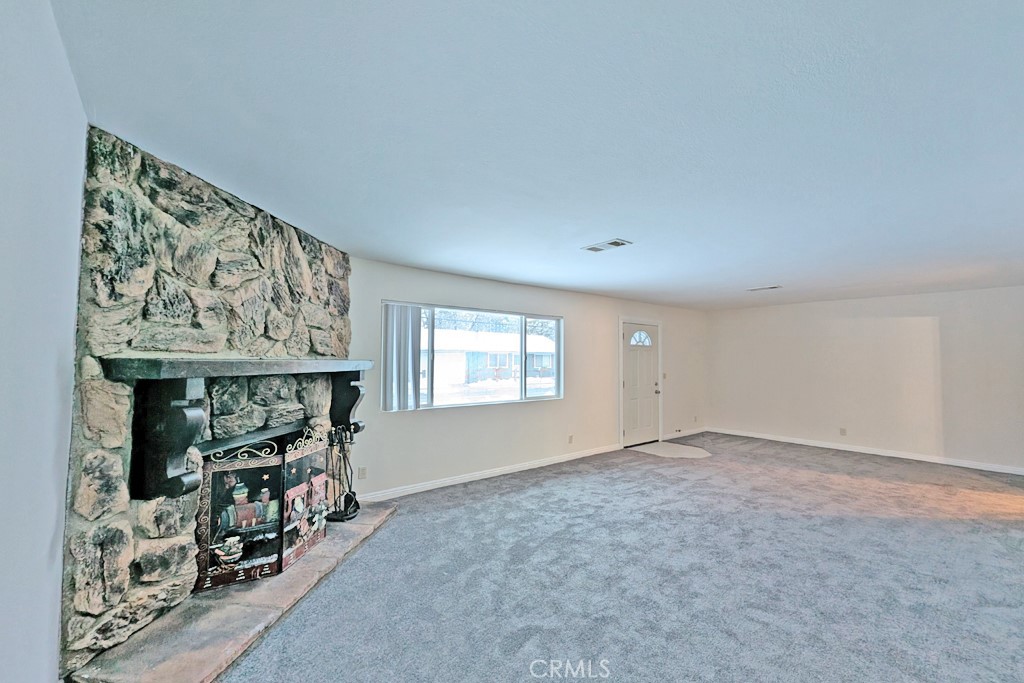 511 Santa Barbara Avenue Property Photo 4