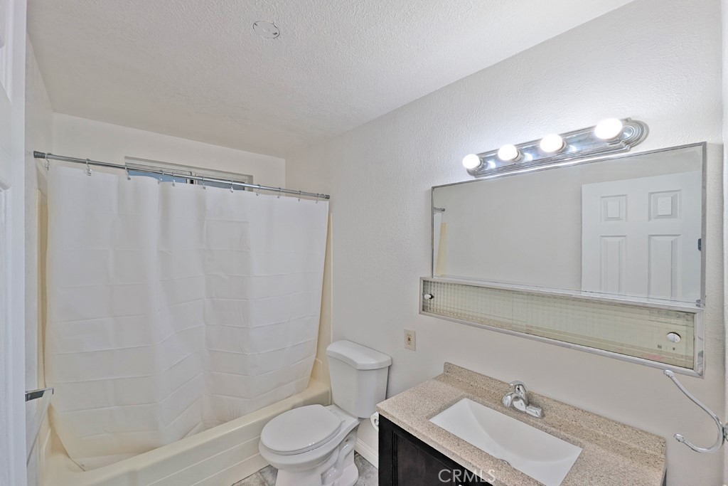 511 Santa Barbara Avenue Property Photo 17