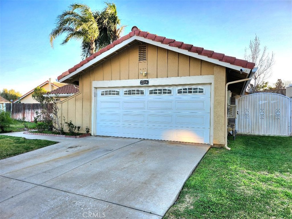 2314 N Sycamore Avenue Property Photo 2