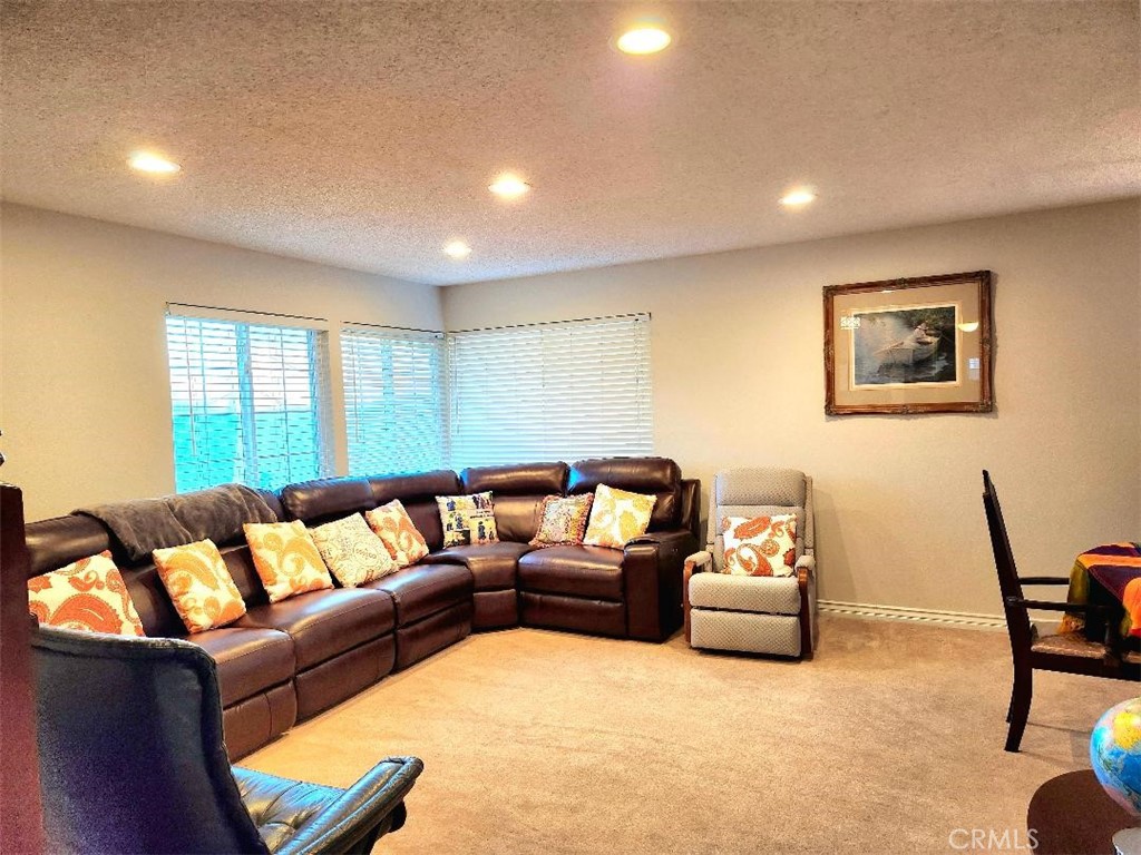 2314 N Sycamore Avenue Property Photo 6