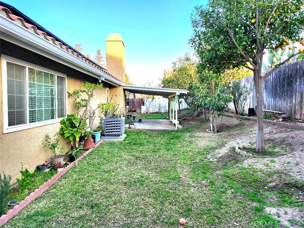 2314 N Sycamore Avenue Property Photo 11