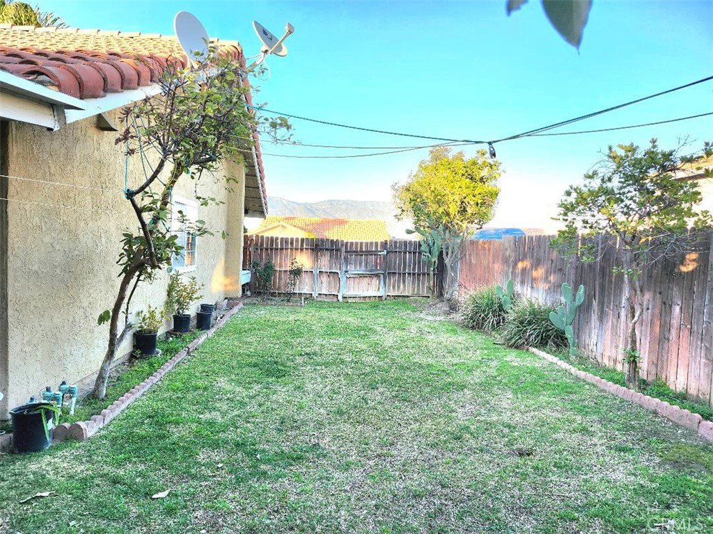 2314 N Sycamore Avenue Property Photo 12