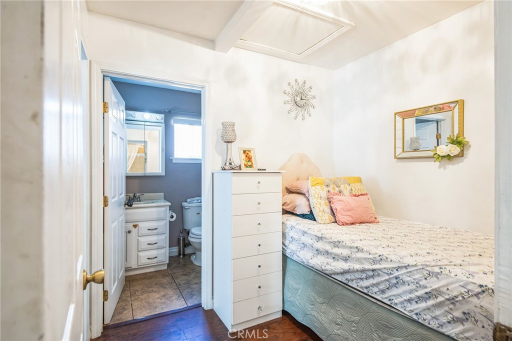 163 N Pasadena Avenue Property Photo 6