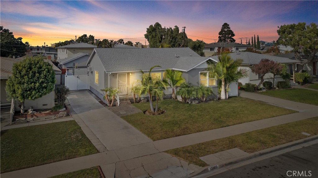 15905 La Salle Avenue Property Photo