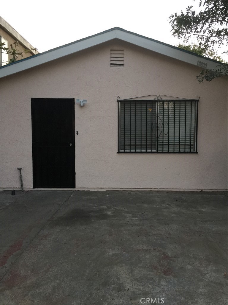 10833 Weigand Avenue Property Photo