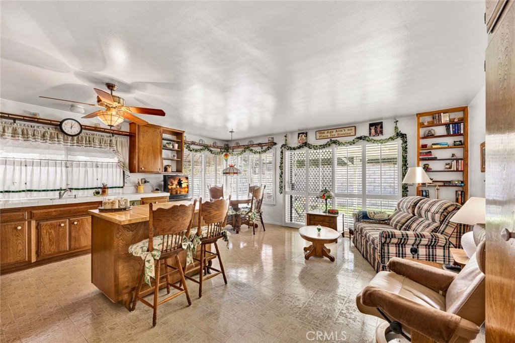 14652 Oak Avenue Property Photo