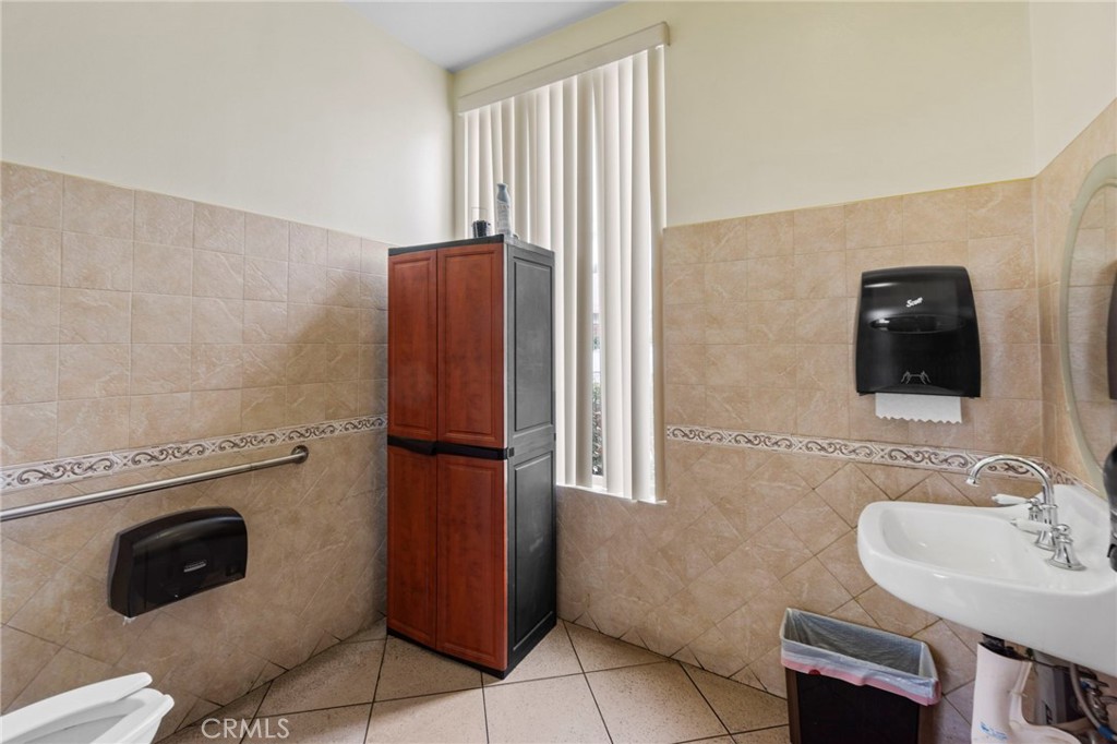 801 N Ross Street Property Photo 20