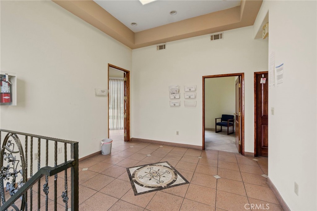 801 N Ross Street Property Photo 21