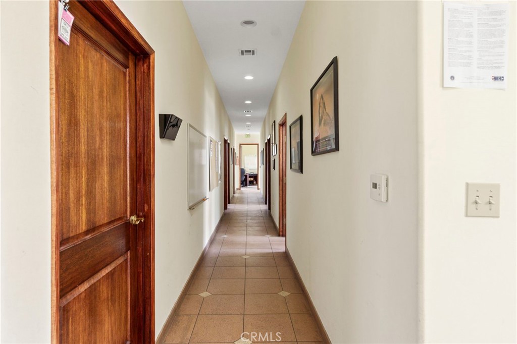 801 N Ross Street Property Photo 24