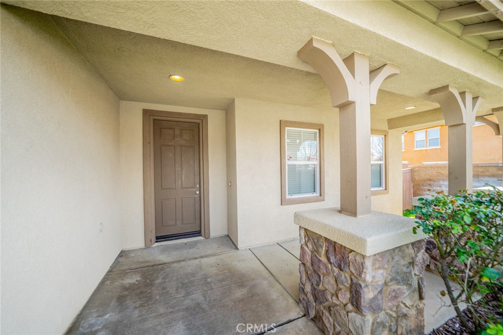 1435 Petunia Court Property Photo 4