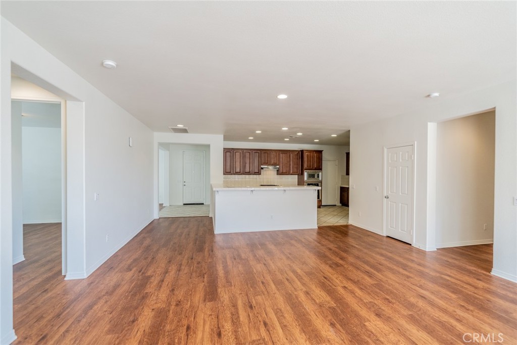 1435 Petunia Court Property Photo 7