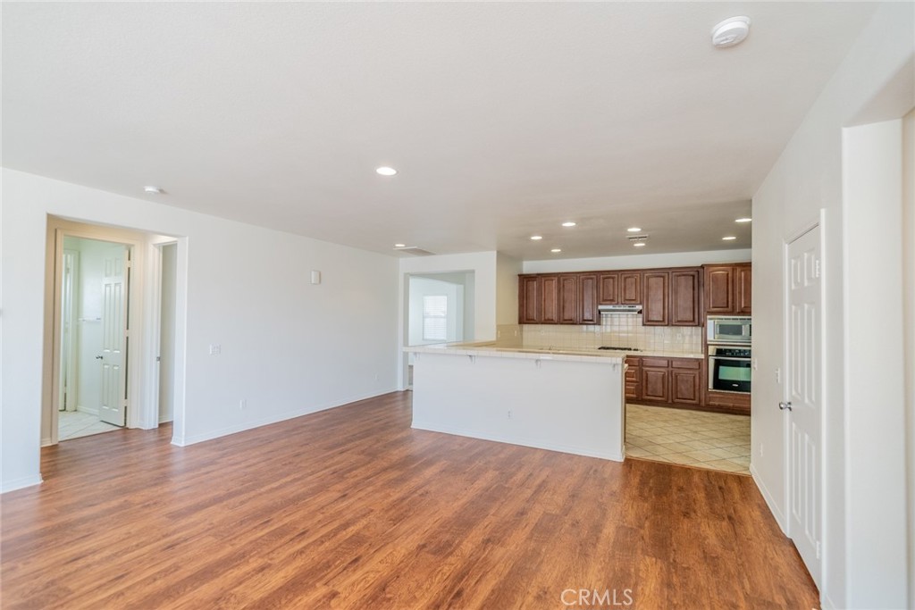 1435 Petunia Court Property Photo 8