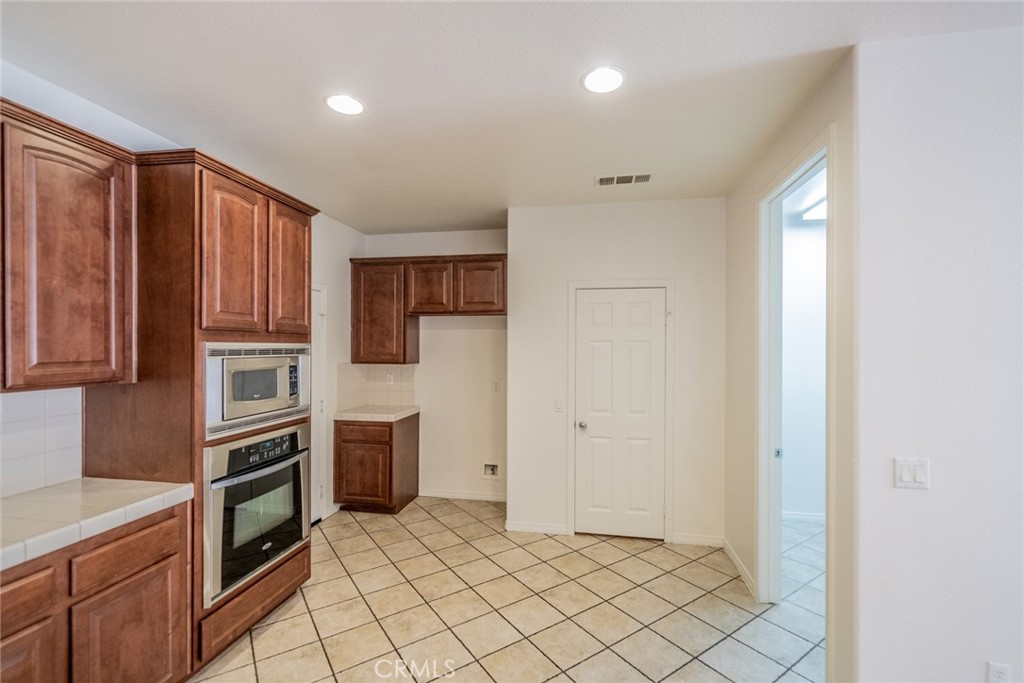 1435 Petunia Court Property Photo 10