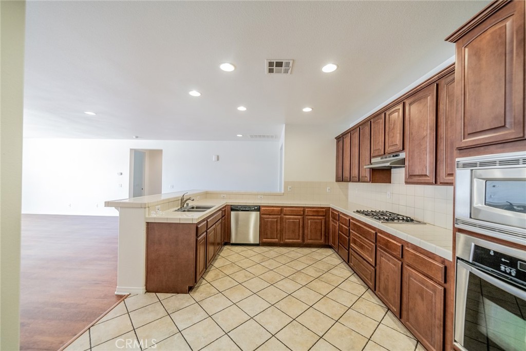 1435 Petunia Court Property Photo 11