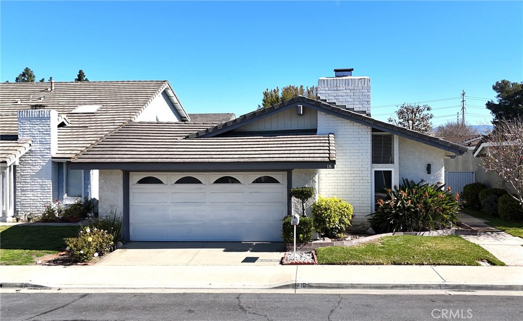 16 Woodrush Property Photo