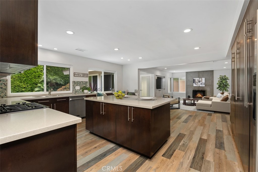 17212 Lynn Lane Property Photo 3