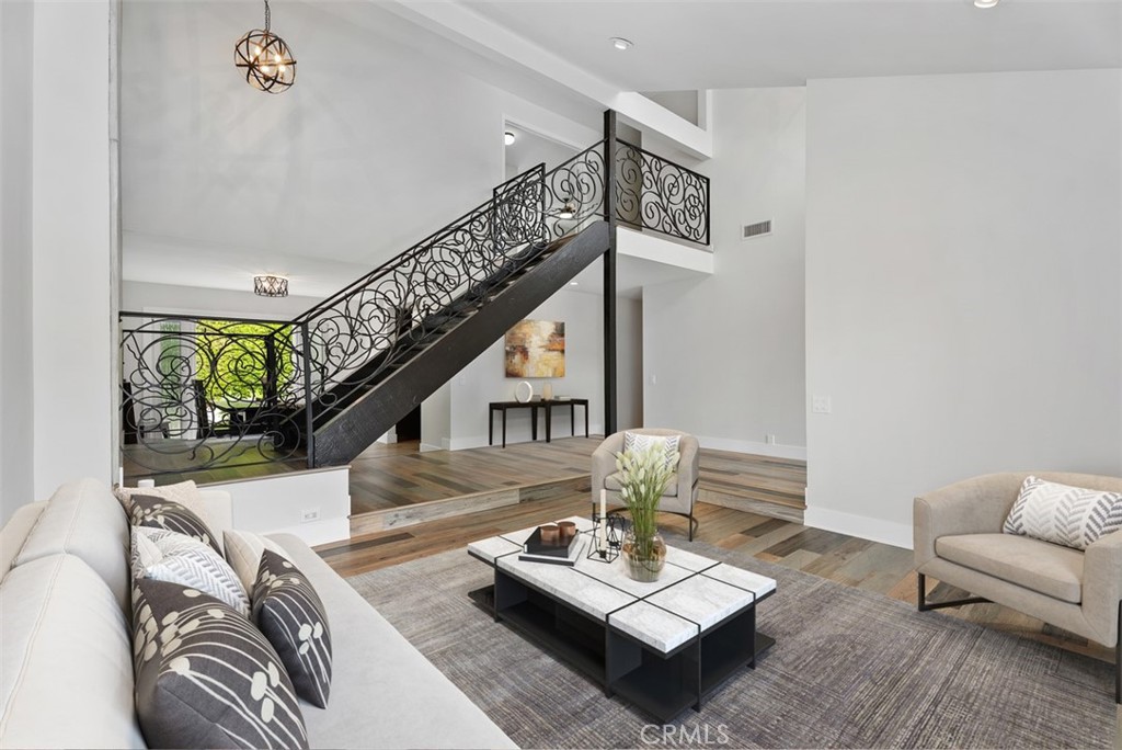 17212 Lynn Lane Property Photo 7