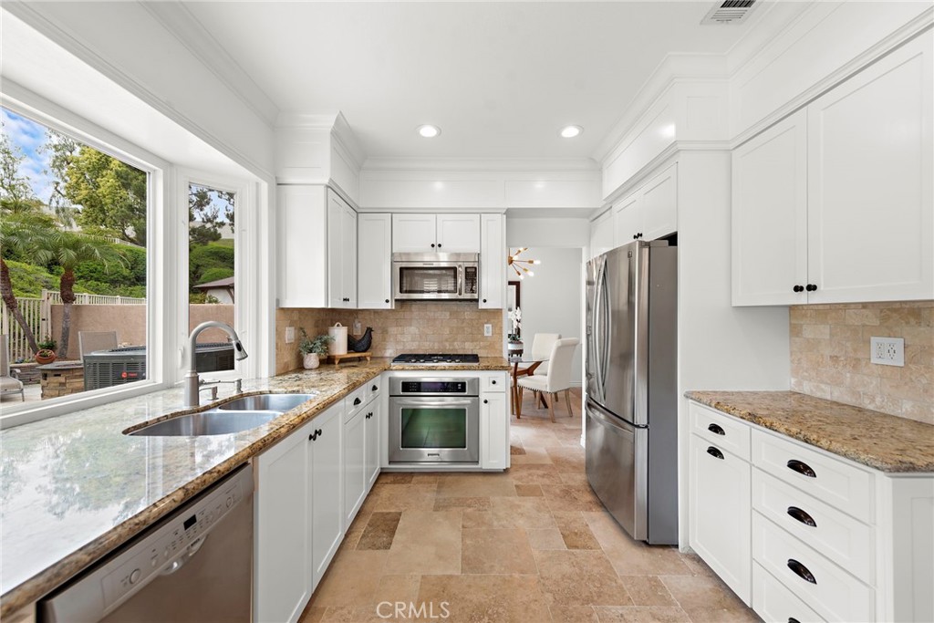 7 El Potro Property Photo
