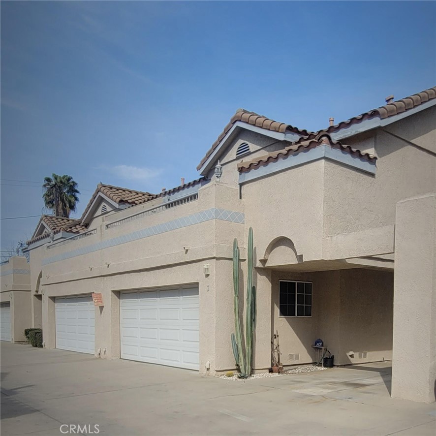 15539 Woodruff Avenue 3 Property Photo