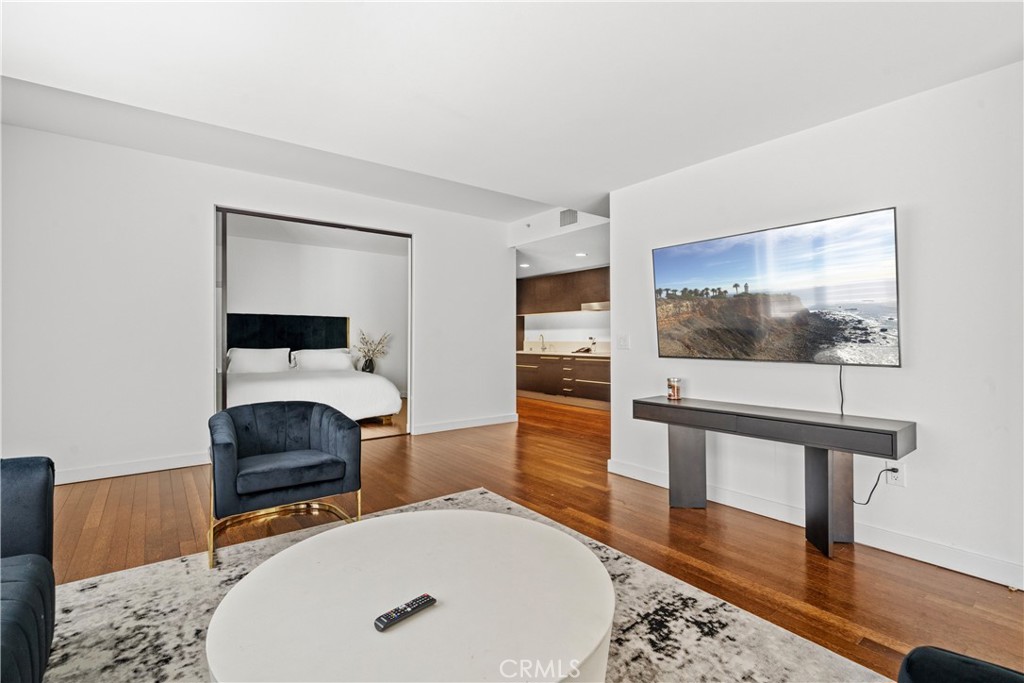 6250 Hollywood Boulevard 4m Property Photo 8