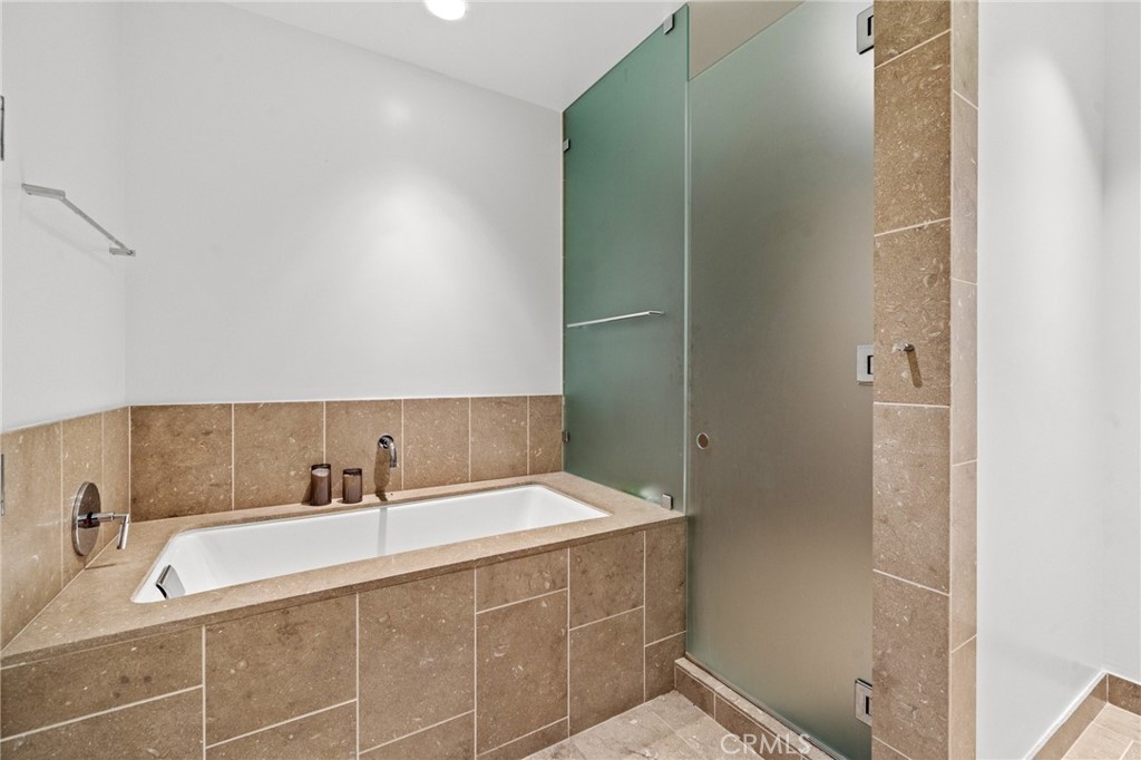 6250 Hollywood Boulevard 4m Property Photo 11