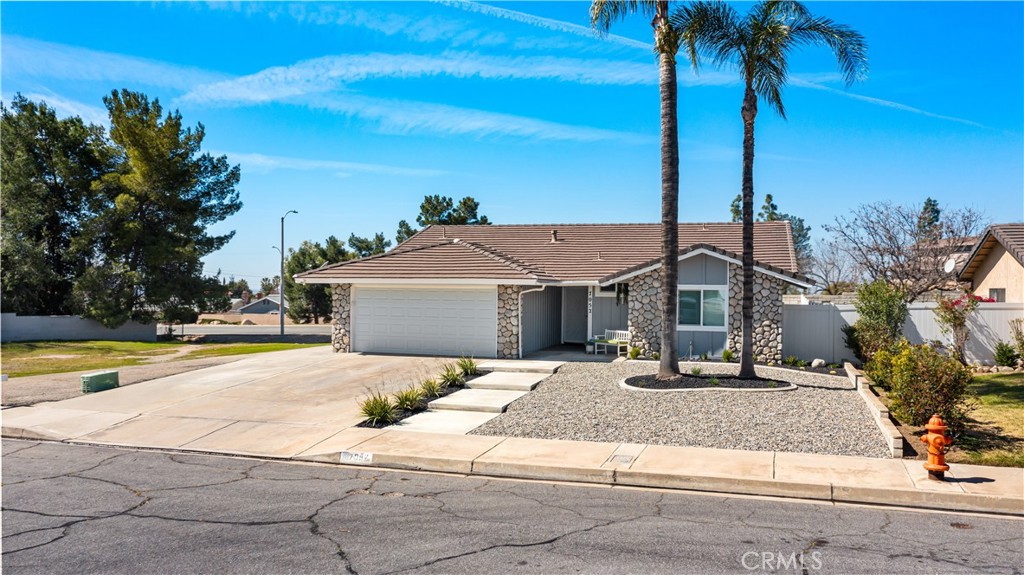 7052 Mountain Avenue Property Photo