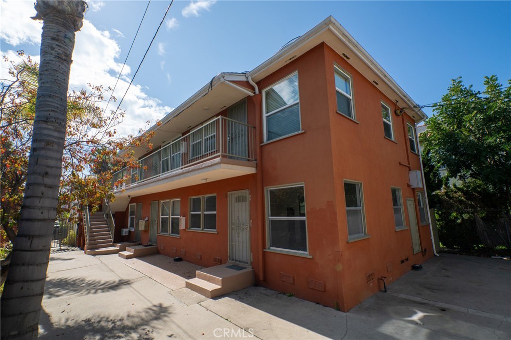 1631 E 4th Street Property Photo 7