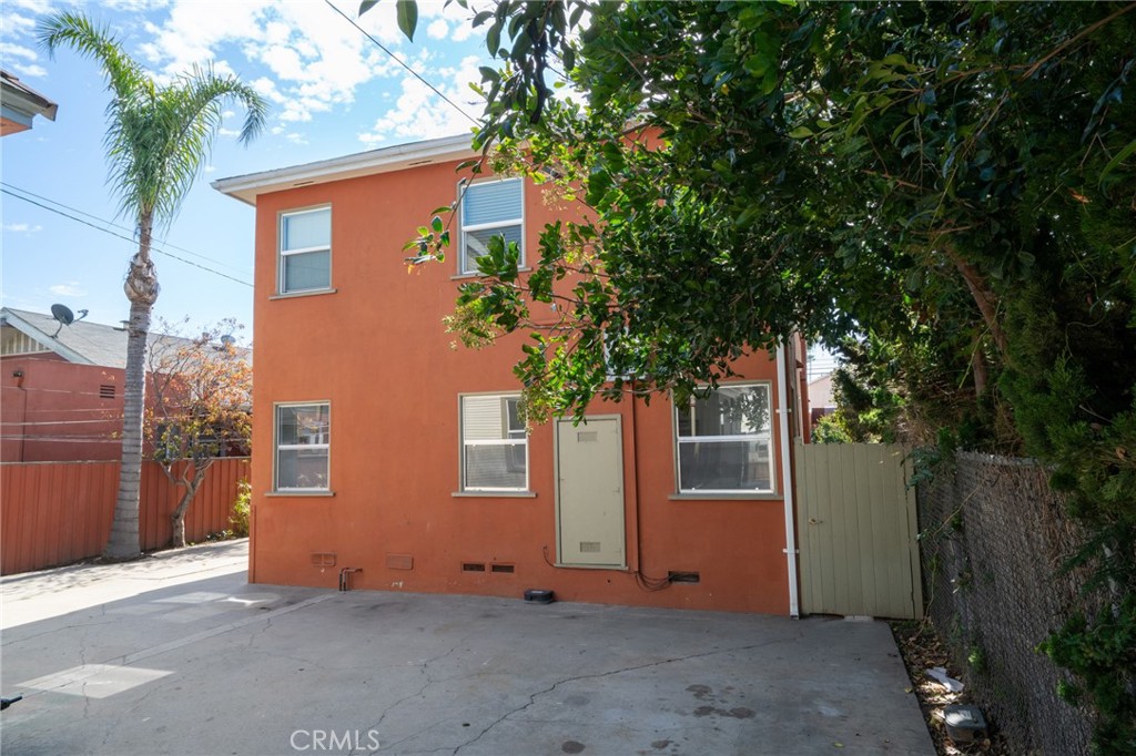 1631 E 4th Street Property Photo 8