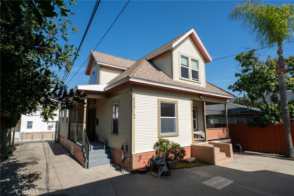 1631 E 4th Street Property Photo 9