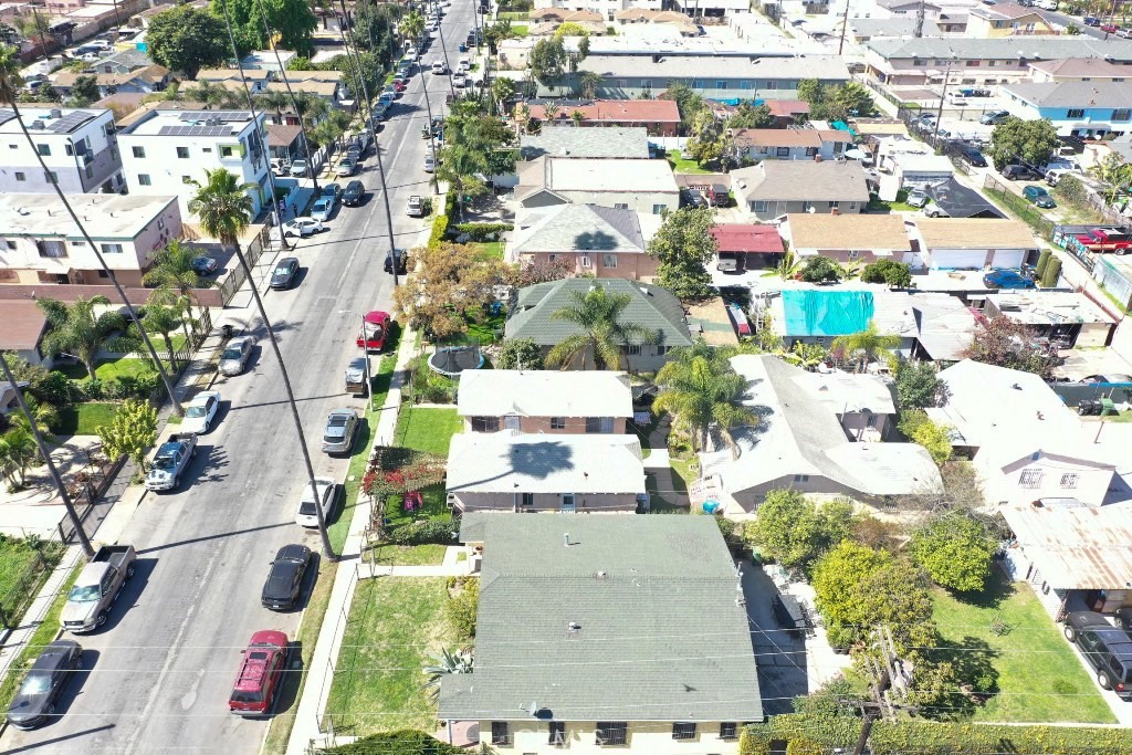 823 W 81st Street Property Photo