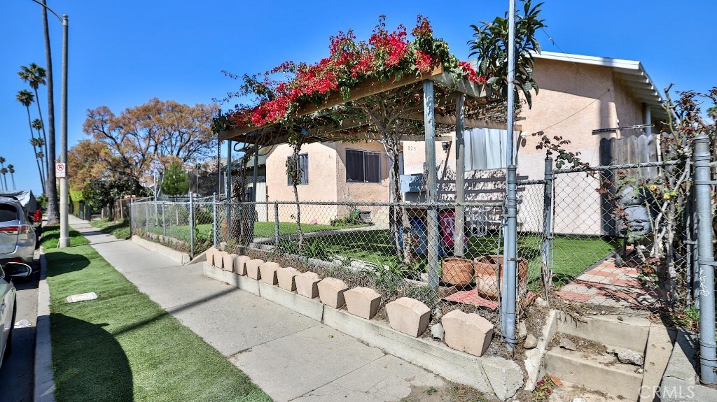 823 W 81st Street Property Photo 13