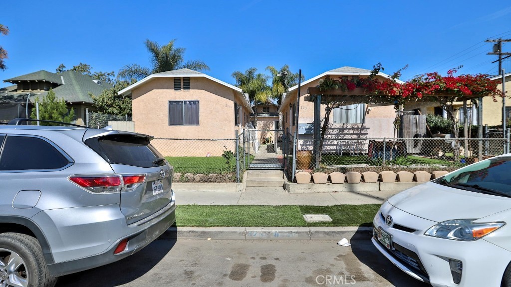 823 W 81st Street Property Photo 15