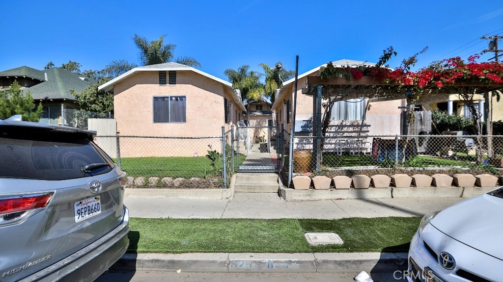 823 W 81st Street Property Photo 16