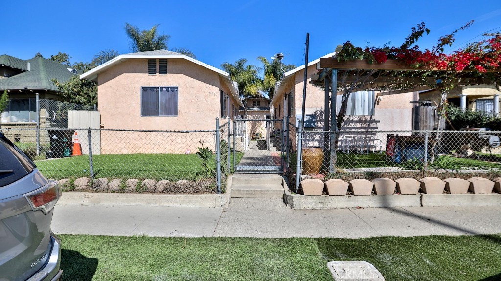 823 W 81st Street Property Photo 17