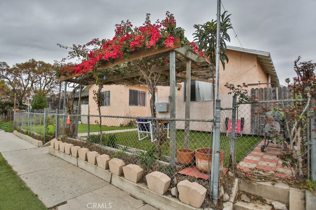 823 W 81st Street Property Photo 23