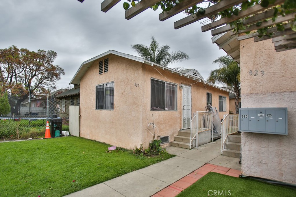 823 W 81st Street Property Photo 27