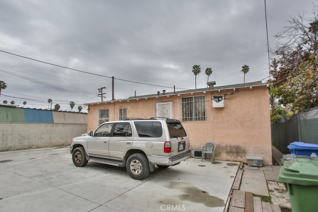 823 W 81st Street Property Photo 32