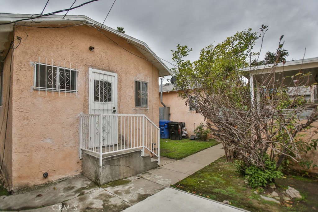 823 W 81st Street Property Photo 33